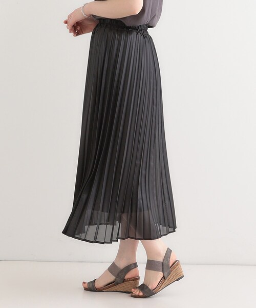 Cutie Blonde(キューティーブロンド)の「【S-LL】カジュアルにもきれいめにも 光沢シフォン プリーツスカート(スカート・レディース・チャコールグレー/ブラック/ベージュ・04/02/01/03)」の8枚目の写真