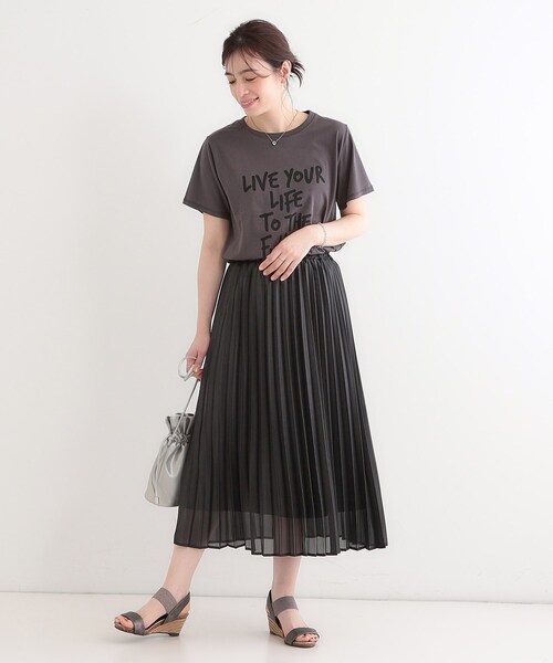 Cutie Blonde(キューティーブロンド)の「【S-LL】カジュアルにもきれいめにも 光沢シフォン プリーツスカート(スカート・レディース・チャコールグレー/ブラック/ベージュ・04/02/01/03)」の10枚目の写真