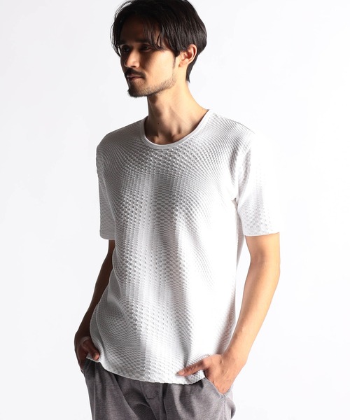 NICOLE CLUB FOR MEN(ニコルクラブフォーメン)の「ジオメトリックジャカード半袖プルオーバー(Tシャツ/カットソー・メンズ・オフホワイト/ホワイト系1/ホワイト系2/ブラック・MEDIUM/LARGE/X-LARGE)」の1枚目の写真