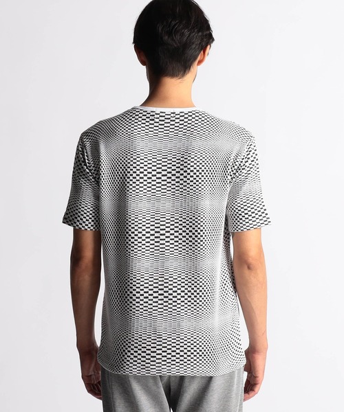 NICOLE CLUB FOR MEN(ニコルクラブフォーメン)の「ジオメトリックジャカード半袖プルオーバー(Tシャツ/カットソー・メンズ・オフホワイト/ホワイト系1/ホワイト系2/ブラック・MEDIUM/LARGE/X-LARGE)」の9枚目の写真