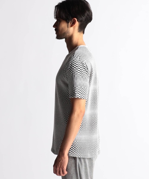 NICOLE CLUB FOR MEN(ニコルクラブフォーメン)の「ジオメトリックジャカード半袖プルオーバー(Tシャツ/カットソー・メンズ・オフホワイト/ホワイト系1/ホワイト系2/ブラック・MEDIUM/LARGE/X-LARGE)」の10枚目の写真