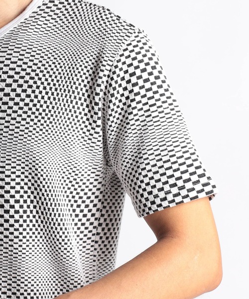NICOLE CLUB FOR MEN(ニコルクラブフォーメン)の「ジオメトリックジャカード半袖プルオーバー(Tシャツ/カットソー・メンズ・オフホワイト/ホワイト系1/ホワイト系2/ブラック・MEDIUM/LARGE/X-LARGE)」の12枚目の写真