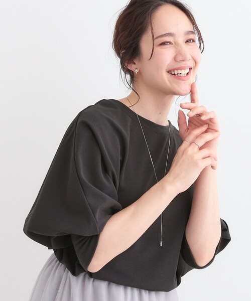 SHOO・LA・RUE(シューラルー)の「【洗える/S-LL】体型カバーにも ゆるりと着られる ドルマントップス(Tシャツ/カットソー・レディース・ホワイト/グレー/チャコールグレー/ライトブルー・01/02/03/04)」の2枚目の写真