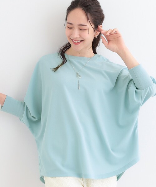 SHOO・LA・RUE(シューラルー)の「【洗える/S-LL】体型カバーにも ゆるりと着られる ドルマントップス(Tシャツ/カットソー・レディース・ホワイト/グレー/チャコールグレー/ライトブルー・01/02/03/04)」の4枚目の写真