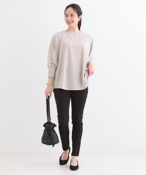 SHOO・LA・RUE(シューラルー)の「【洗える/S-LL】体型カバーにも ゆるりと着られる ドルマントップス(Tシャツ/カットソー・レディース・ホワイト/グレー/チャコールグレー/ライトブルー・01/02/03/04)」の7枚目の写真