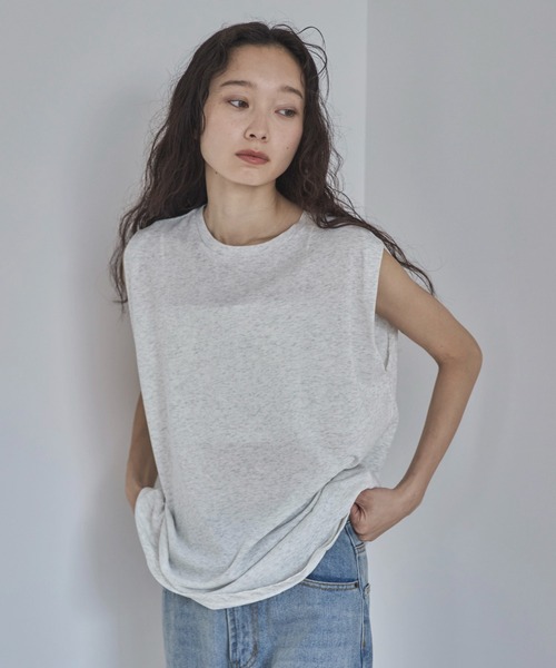 feepur(フェピュール)の「スラブ調ショルダータックタンクトップ(タンクトップ・レディース・ブラック/オフホワイト/オートミール/ネイビー/レッド・MEDIUM)」の3枚目の写真