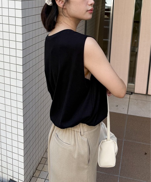 feepur(フェピュール)の「スラブ調ショルダータックタンクトップ(タンクトップ・レディース・ブラック/オフホワイト/オートミール/ネイビー/レッド・MEDIUM)」の2枚目の写真