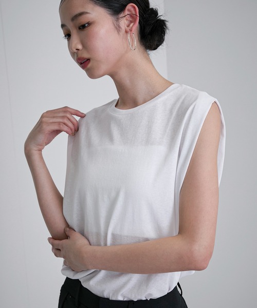 feepur(フェピュール)の「スラブ調ショルダータックタンクトップ(タンクトップ・レディース・ブラック/オフホワイト/オートミール/ネイビー/レッド・MEDIUM)」の10枚目の写真