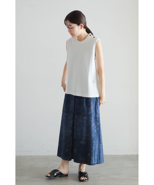 Blanc Bleu Minuit（ブランブルーミニュイ）の「コットンフライス　肩釦タンクトップ（Tシャツ/カットソー・レディース・ホワイト/ブラック・FREE）」の6枚目の写真