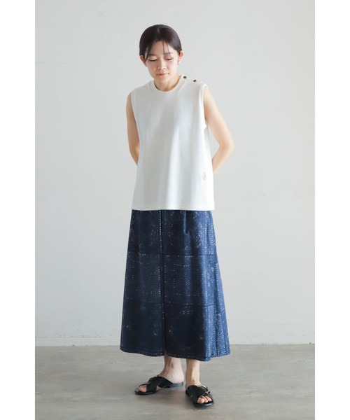 Blanc Bleu Minuit（ブランブルーミニュイ）の「コットンフライス　肩釦タンクトップ（Tシャツ/カットソー・レディース・ホワイト/ブラック・FREE）」の3枚目の写真