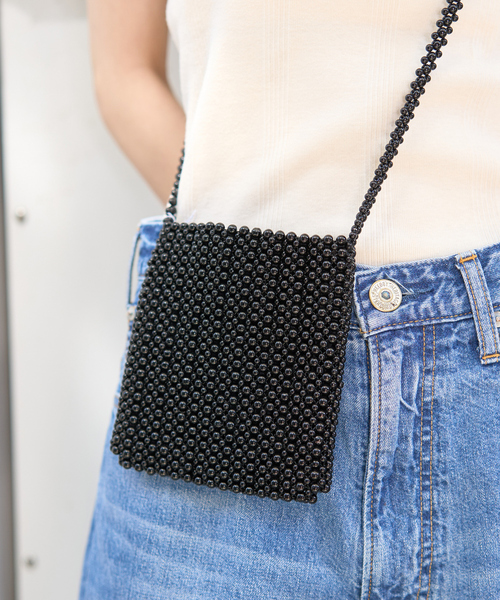 The Bagmati（ザバグマティ）の「【The Bagmati/ザ バグマティ】ビーズスモールポーチショルダーバッグ（ショルダーバッグ・レディース・シルバー/ブラック・フリー）」の2枚目の写真
