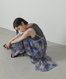 AIC.（エーアイシー）の「ぼかし模様チュールスリットワンピース（ワンピース）」