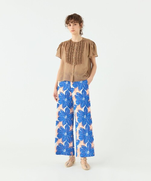 TOMORROWLAND collection(トゥモローランドコレクション)の「プルメリアジャカード ワイドストレートパンツ(その他パンツ・レディース・ブルー系その他・34/36)」の2枚目の写真