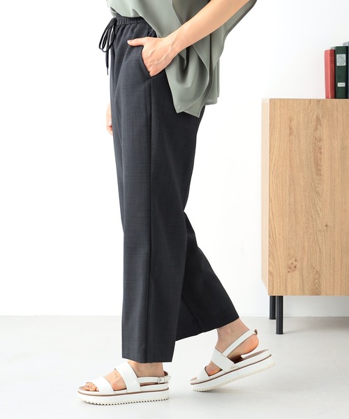 GALLORIA(ギャローリア)の「ドロストセミフレアパンツ(その他パンツ・レディース・チャコールグレー/ベージュ/ブラウン・S/M/L/LL)」の9枚目の写真