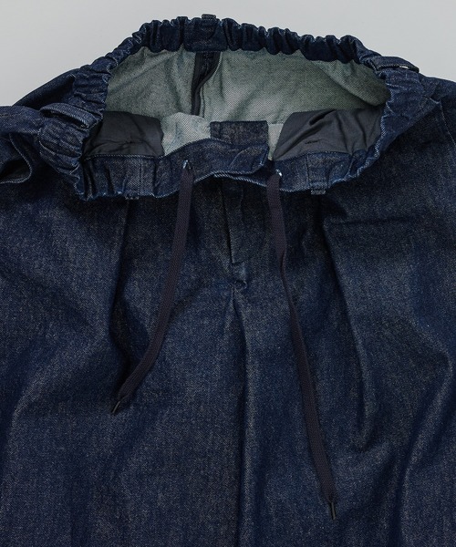 STUDIOUS（ステュディオス）の「【STUDIOUS】BALLOON WIDE DEINM PANTS（デニムパンツ・メンズ・インディゴブルー/ブラック・1/2）」の4枚目の写真