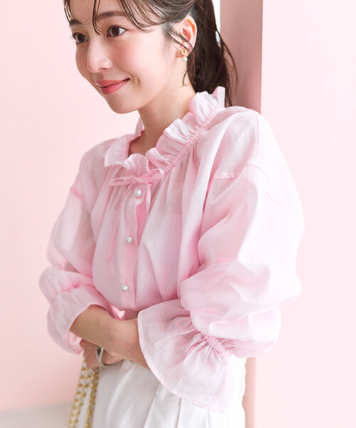 La boutique BonBon（ラブティックボンボン）の「【愛されエアリーブラウス】シアーリネン混パール釦リボンブラウス（シャツ/ブラウス・レディース・ホワイト/サックスブルー/ピンク・FREE）」の12枚目の写真