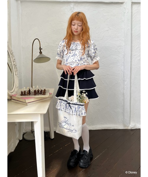 Disney（ディズニー）の「【Disney】ふしぎの国のアリス/トワル・ドゥ・ジュイSTYLEフリルトートバッグ（トートバッグ・レディース・ホワイト/ネイビー・FREE）」の14枚目の写真