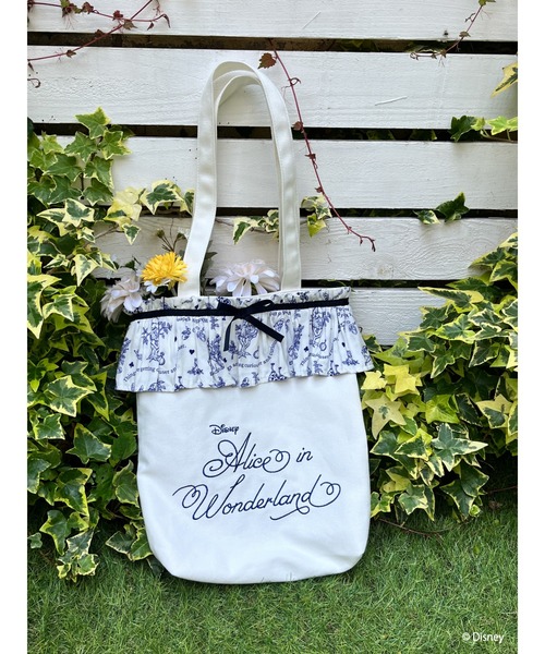 Disney（ディズニー）の「【Disney】ふしぎの国のアリス/トワル・ドゥ・ジュイSTYLEフリルトートバッグ（トートバッグ・レディース・ホワイト/ネイビー・FREE）」の19枚目の写真