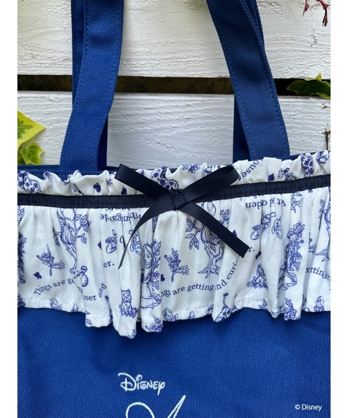 Disney（ディズニー）の「【Disney】ふしぎの国のアリス/トワル・ドゥ・ジュイSTYLEフリルトートバッグ（トートバッグ・レディース・ホワイト/ネイビー・FREE）」の4枚目の写真