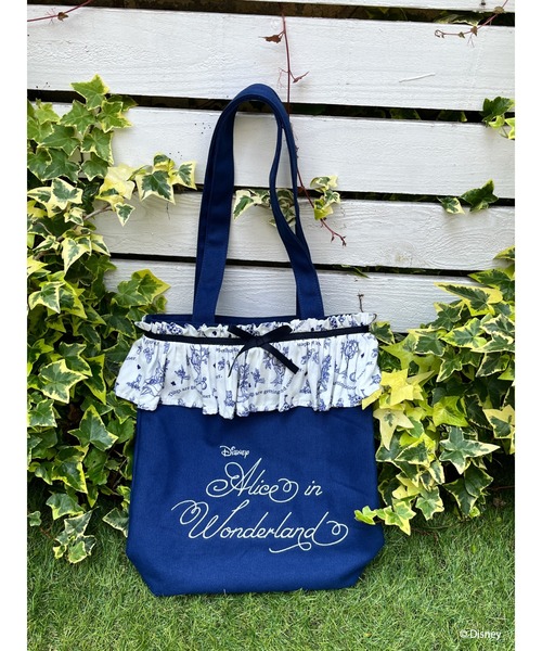 Disney（ディズニー）の「【Disney】ふしぎの国のアリス/トワル・ドゥ・ジュイSTYLEフリルトートバッグ（トートバッグ・レディース・ホワイト/ネイビー・FREE）」の20枚目の写真
