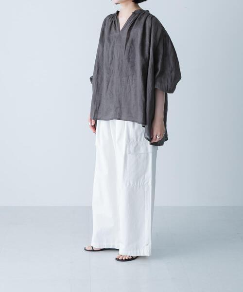 かぐれ(カグレ)の「リネンスモックブラウス(シャツ/ブラウス・レディース・ライトベージュ/チャコールグレー・FREE)」の4枚目の写真