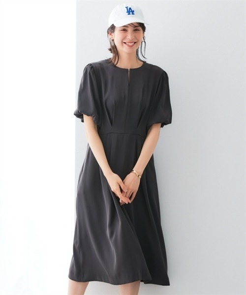 7days Life Styling(セブンデイズライフスタイリング)の「美極とろみ素材メタルパーツボリューム袖タックワンピース(しわになりにくい・洗濯機OK)(ワンピース・レディース・チャコール/グレー・S/M/L/LL)」の7枚目の写真