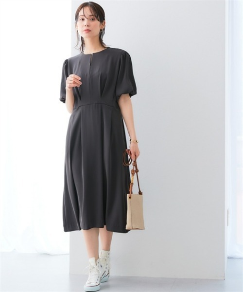 7days Life Styling(セブンデイズライフスタイリング)の「美極とろみ素材メタルパーツボリューム袖タックワンピース(しわになりにくい・洗濯機OK)(ワンピース・レディース・チャコール/グレー・S/M/L/LL)」の8枚目の写真