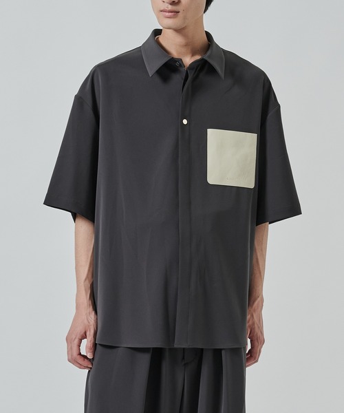 CULLNI（クルニ）の「【CULLNI】別注 Sugoku Suzushii Leather Pocket S/S Shirts（シャツ/ブラウス・メンズ・ブラック/カーキ/ダークグレー/ホワイト・1/2）」の6枚目の写真