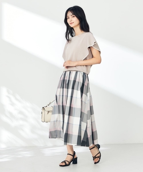 a.v.v(アーヴェヴェ)の「フレアスリーブ配色ニット(ニット/セーター・レディース・グレー系その他/ブラック・36/38/40)」の18枚目の写真