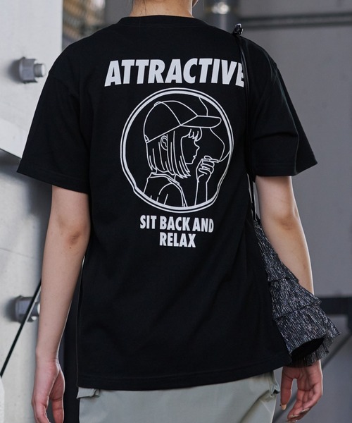 MODISH GAZE(モディシュガゼ)の「【MODISH GAZE】スモーキングガール SIT BACK AND RELAX半袖Tシャツ(Tシャツ/カットソー・メンズ・ブラック/ネイビー/ネイビー×ホワイト/ホワイト・MEDIUM/X-LARGE/LARGE)」の2枚目の写真