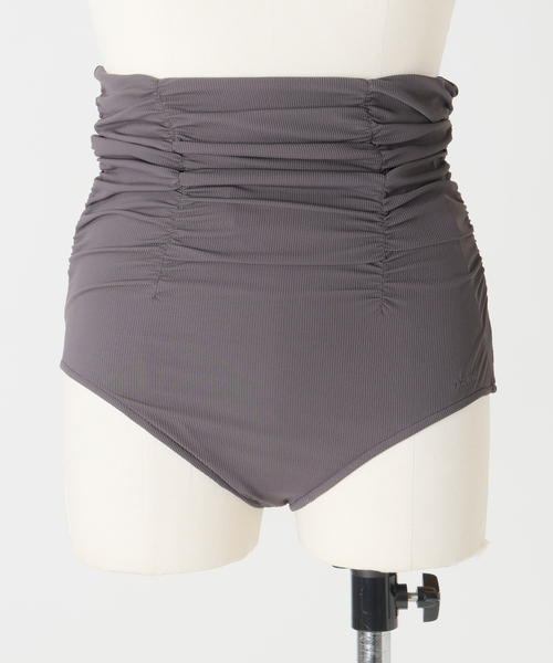 AP STUDIO（エーピーストゥディオ）の「【DAWN/ダン】BIKINI SHORTS（水着・レディース・チャコールグレー/ブラック/キャメル・38/36）」の17枚目の写真