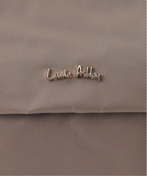 BACKYARD FAMILY(バックヤードファミリー)の「LAURA ASHLEY ローラアシュレイ 縦型ショルダーバッグ(ショルダーバッグ・レディース・ネイビー/ブラック・FREE)」の3枚目の写真