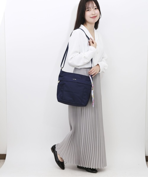 BACKYARD FAMILY(バックヤードファミリー)の「LAURA ASHLEY ローラアシュレイ 縦型ショルダーバッグ(ショルダーバッグ・レディース・ネイビー/ブラック・FREE)」の22枚目の写真