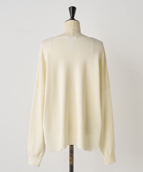 BEARDSLEY（ビアズリー）の「シンプルVニット（ニット/セーター・レディース・ブラック/アイボリー・FREE）」の11枚目の写真