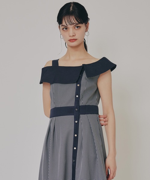 REDYAZEL（レディアゼル）の「バイカラーアシメショルダーワンピース（ワンピース・レディース・ダークグリーン/グレー/ネイビー・FREE）」の16枚目の写真