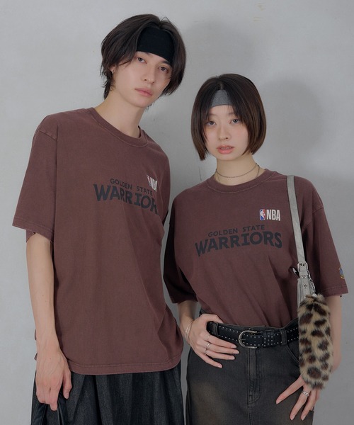 Perushu（ペルーシュ）の「Perushu／NBA チームロゴTシャツ（Tシャツ/カットソー・メンズ・ボルドー/ネイビー/ブラウン/ブラック/ダークブルー/ブラック系・SMALL/MEDIUM/LARGE）」の17枚目の写真