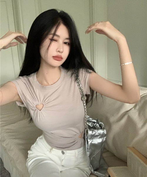 REBALANCE(リバランス)の「ハートカットアウトショート丈半袖Tシャツ(Tシャツ/カットソー・レディース・C/B/A・FREE)」の22枚目の写真