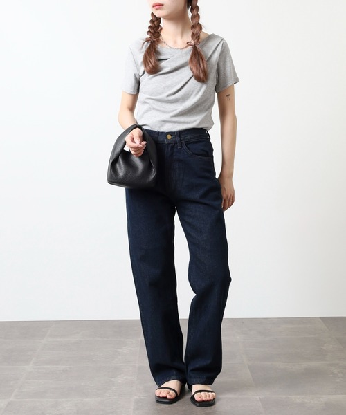 atONE(アットワン)の「スリムストレートデニムパンツ(デニムパンツ・レディース・ダークネイビー/ネイビー/ライトブルー・LL/L/M)」の16枚目の写真