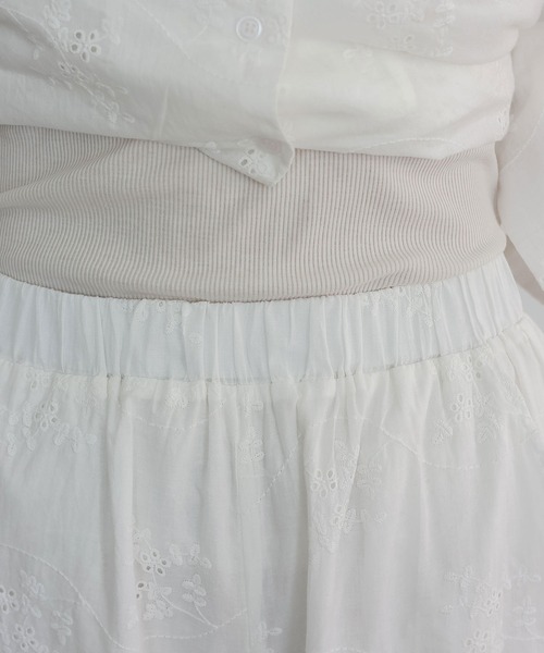 No Rule No Line（ノール－ルノーライン）の「コットンフラワーエンブロイダリーレースパンツ パンチング刺繍レース（スカラップ）レースシアーパンツ（その他パンツ・レディース・ブラック/ホワイト・FREE）」の21枚目の写真