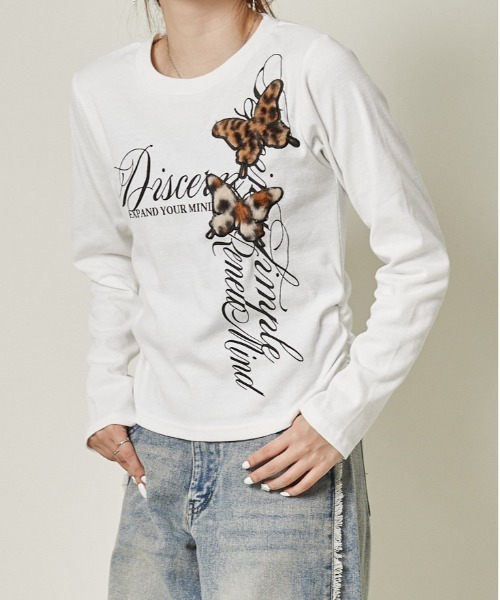 GORGE(ゴージ)の「《フワモコ蝶×シャーリングロゴ》甘辛トップス(Tシャツ/カットソー・レディース・ブラック/オフホワイト・F)」の3枚目の写真