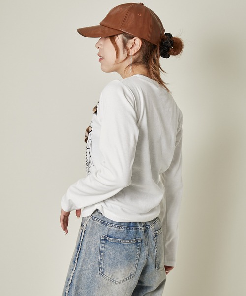 GORGE(ゴージ)の「《フワモコ蝶×シャーリングロゴ》甘辛トップス(Tシャツ/カットソー・レディース・ブラック/オフホワイト・F)」の4枚目の写真
