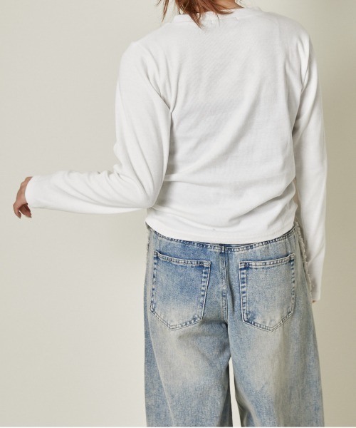 GORGE(ゴージ)の「《フワモコ蝶×シャーリングロゴ》甘辛トップス(Tシャツ/カットソー・レディース・ブラック/オフホワイト・F)」の5枚目の写真