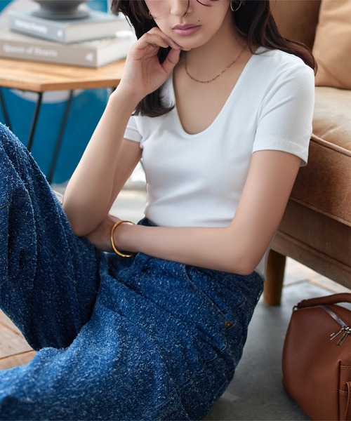 KOBE LETTUCE（コウベレタス）の「深Uネック半袖シンプルTシャツ（Tシャツ/カットソー・レディース・オフホワイト/ネイビー/ブルー・M）」の5枚目の写真