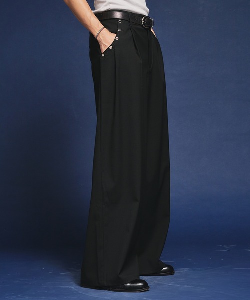 Adoon plain（アドーンプレーン）の「【セットアップ対応】Eyelet-Detail Assorted Two-Tuck Wide Slacks / ハトメデザインアソート2タックワイドスラックス（スラックス・メンズ・その他/チャコールグレー/ブラック/グレー・SMALL/LARGE/MEDIUM）」の19枚目の写真