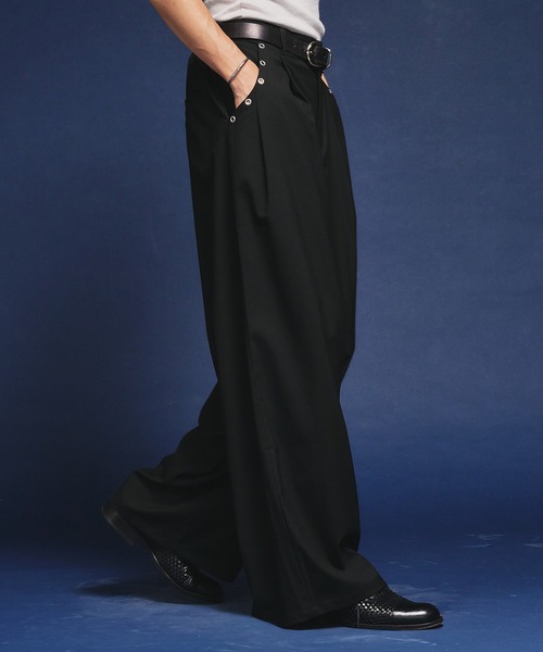 Adoon plain（アドーンプレーン）の「【セットアップ対応】Eyelet-Detail Assorted Two-Tuck Wide Slacks / ハトメデザインアソート2タックワイドスラックス（スラックス・メンズ・その他/チャコールグレー/ブラック/グレー・SMALL/LARGE/MEDIUM）」の20枚目の写真