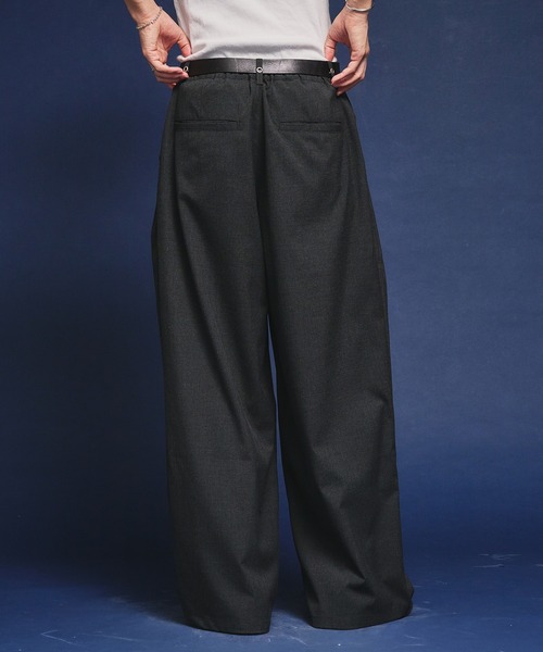 Adoon plain（アドーンプレーン）の「【セットアップ対応】Eyelet-Detail Assorted Two-Tuck Wide Slacks / ハトメデザインアソート2タックワイドスラックス（スラックス・メンズ・その他/チャコールグレー/ブラック/グレー・SMALL/LARGE/MEDIUM）」の7枚目の写真