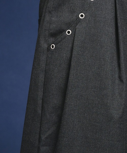 Adoon plain（アドーンプレーン）の「【セットアップ対応】Eyelet-Detail Assorted Two-Tuck Wide Slacks / ハトメデザインアソート2タックワイドスラックス（スラックス・メンズ・その他/チャコールグレー/ブラック/グレー・SMALL/LARGE/MEDIUM）」の10枚目の写真
