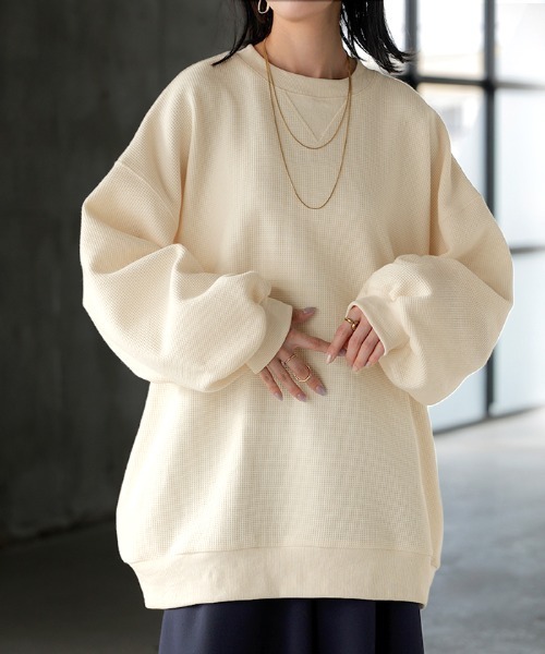 HUG.U(ハグユー)の「ワッフルスウェットプルオーバー(Tシャツ/カットソー・レディース・ブラック/カーキ/ダークブラウン/ダークネイビー/アイボリー/ピンク・FREE)」の3枚目の写真