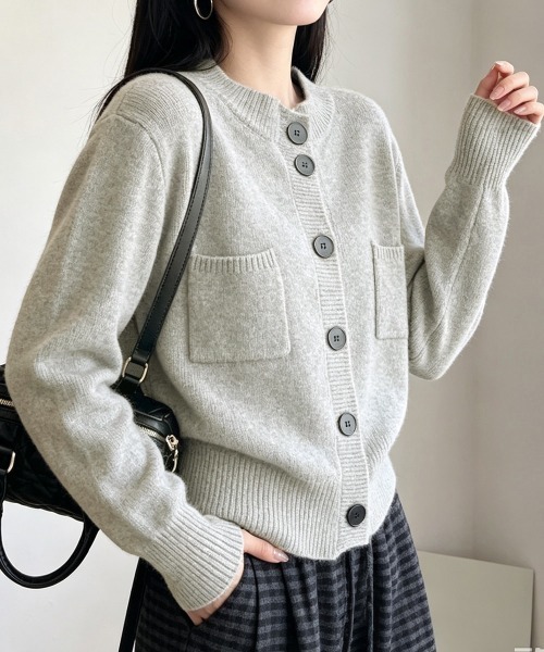 Miniministore(ミニミニストア)の「ショート丈ニットカーディガンポケット付き(ニット/セーター・レディース・ライトグレー/ブラック/ネイビー/ブラウン・FREE)」の1枚目の写真