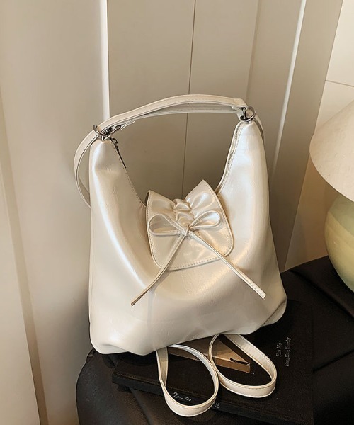 Mejoul（メジュール）の「【2WAY】ギャザーリボン リュック ショルダーレザー トートバッグ（ショルダーバッグ・レディース・シルバー/ブラック/レッド/ホワイト・F）」の2枚目の写真
